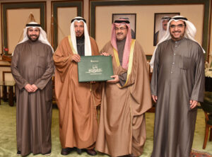 أشاد محافظ العاصمة الشيخ عبدالله سالم العلي بجهود الهيئة الخيرية في خدمة ملايين المحتاجين في شتى دول العالم.  